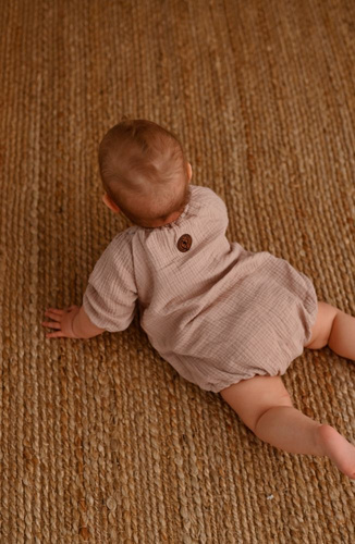 Body pentru bebelusi din muselina roz pudrat cu maneci lungi Makaszka - 100% bumbac