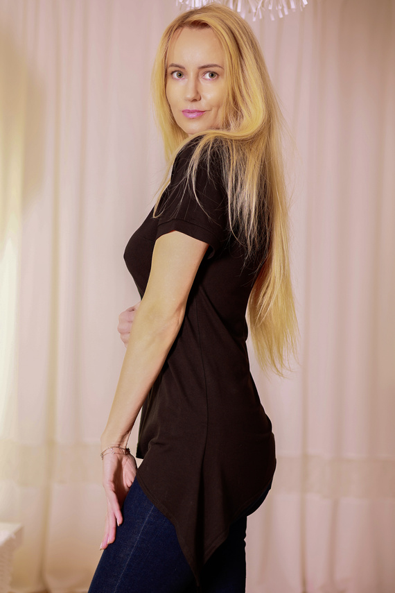 Bluza Aria Mirale - vascoza, asimetrica, cu decolteu in V - neagra