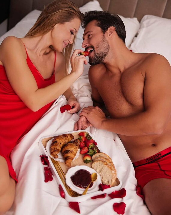 Cămășuță de noapte pentru femei Song, cu curea îngustă Italian Fashion - roșu