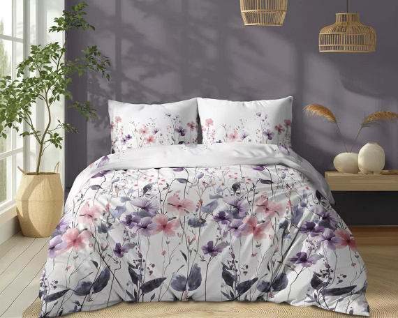 5773 B Lenjerie de pat din bumbac Cotton Bloom Detexpol, albă cu flori sălbatice roz și violet – 100% bumbac, față-verso, producție poloneză