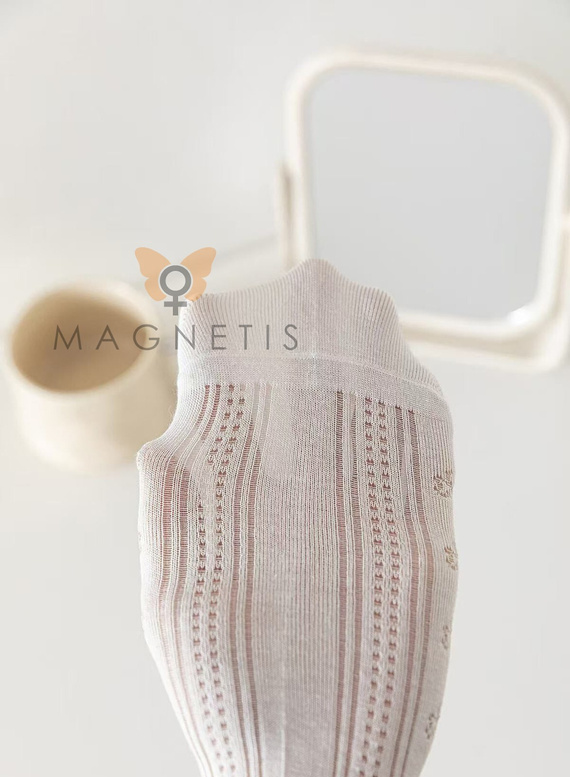 Șosete invizibile damă Magnetis CC-251102 bumbac ecru cu model delicat