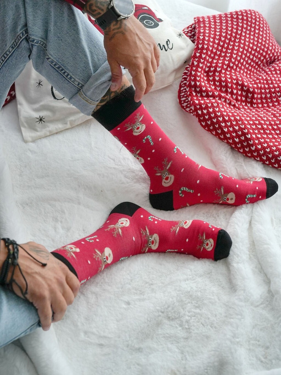 1290-029 Șosete de Crăciun pentru bărbați Milena, roșii 01 – Reni I Bomboane, bumbac