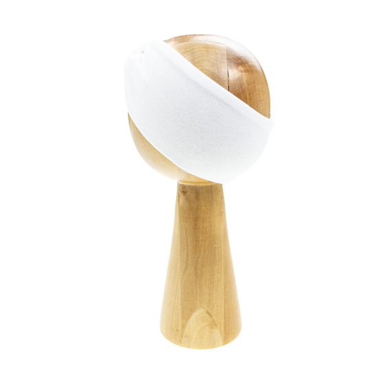 198067 Bentita Nicol cu volane