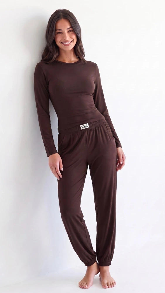 Pijamale damă Luna 1318 din vâscoză 95%, mânecă lungă, pantaloni cu manșete - ciocolatiu