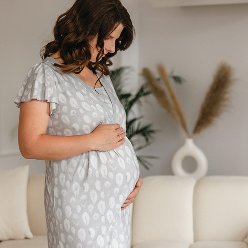 Cămașă de noapte din bambus pentru maternitate și alăptare Emily Eevi – gri