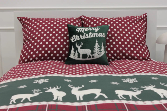 Set de lenjerie de pat de Crăciun din bumbac de la Spod Igły i Nitki – ren în carouri, buline, roșu și verde, set cu fermoar, 100% bumbac