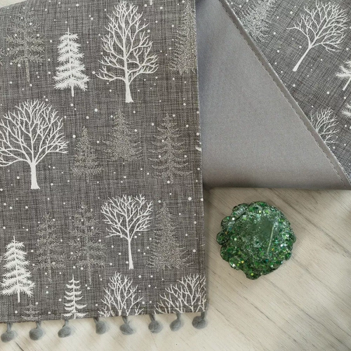 360000 Runner de masă de Crăciun magic de iarnă Marquisette gri