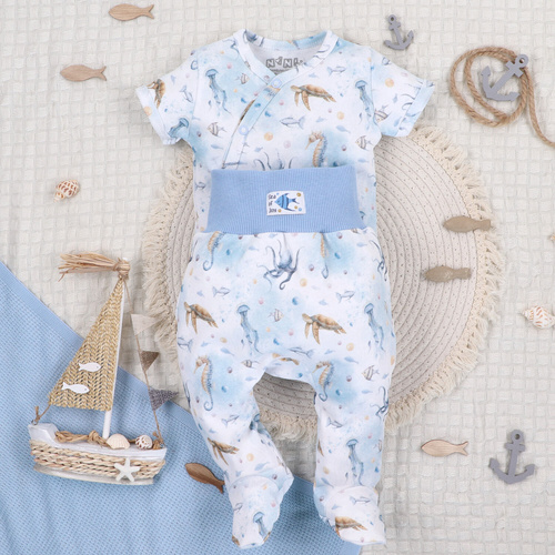 ABN-5443 Body cu mâneci scurte Nini Sea Of Joy – bumbac organic, pentru bebeluși