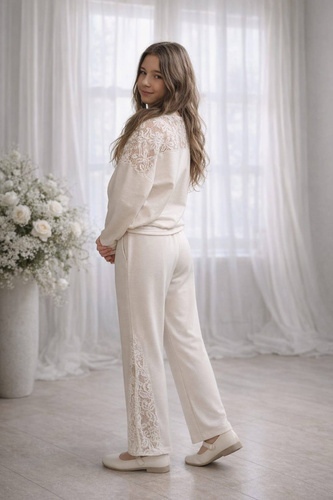 Compleu Eliza Bambarillo crem cu dantelă pentru fete