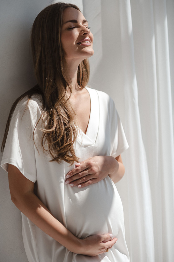 Cămașă de noapte pentru maternitate și alăptare Moon Milk&Love – viscoză crem, oversize | Calitate poloneză