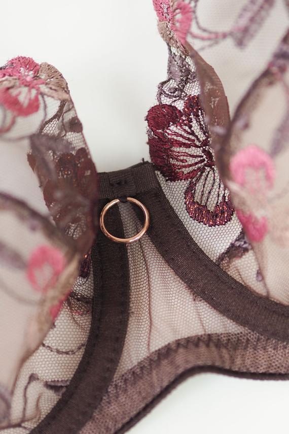 Sutien Mediolano 19255 maro ciocolatiu, dantelă cu broderie florală