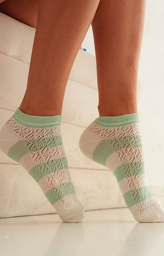 1504 Picioare ajurate damă în dungi Milena verde ecru