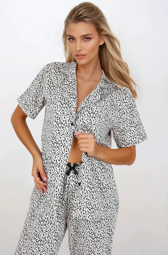 Despre Stil Pijamale lungi de dama cu fermoar Momenti Per Me bej