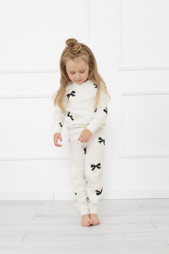 Pijama pentru fete Figaro - ecru, bumbac, mâneci lungi și pantaloni Italian Fashion 