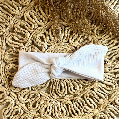 OK084 Bentita pentru bebelusi cu panglica Mamatti - alba