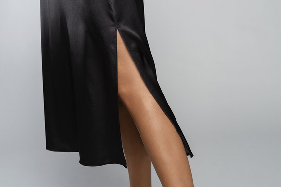 Cămașă de noapte Touch cu curea îngustă, lungă Italia Fashion - negru