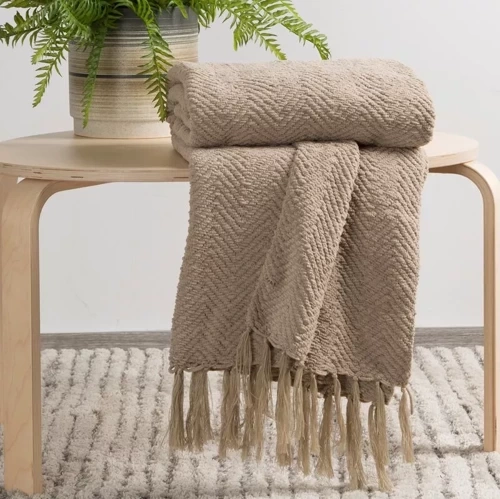 Milo Patura cuvertura de pat cu franjuri Eurodraperii bej