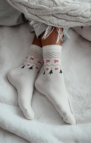 1283-035 Șosete de Crăciun pentru femei Milena ecru - colorate, bumbac, cu lurex