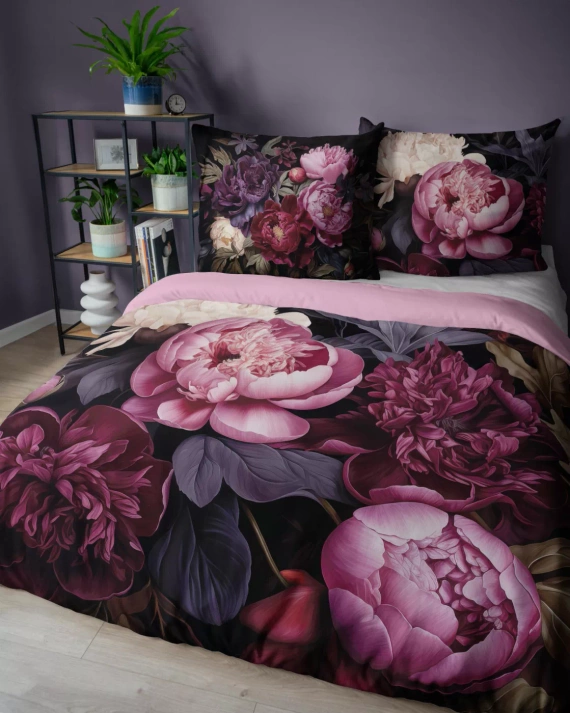 Set de lenjerie de pat 5129 A Holland Detexpol din bumbac, negru cu bujori în nuanțe de vișiniu și roz – 100% bumbac, față-verso, producție poloneză