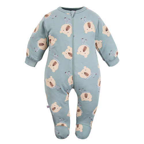 Salopă pentru bebeluși Beary Cool Eevi – salvie, model ursuleț, bumbac, cu piciorușe