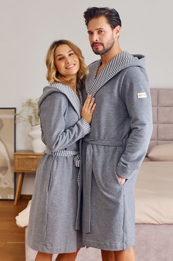 7230 Halat de baie pentru bărbați Doctor Nap - bumbac, glugă, finisaje elegante - gri închis