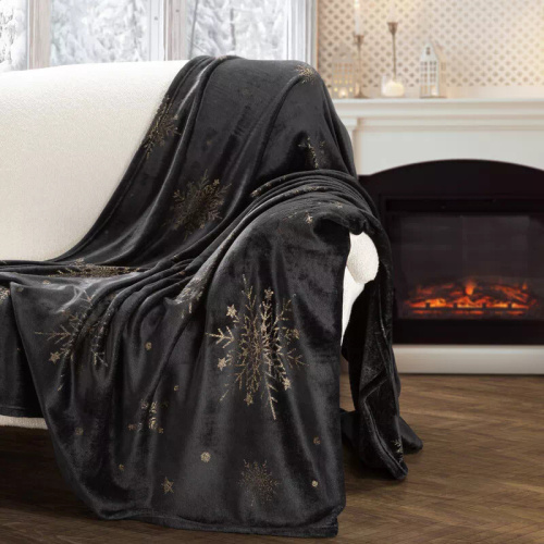Pătură de Crăciun Eurofirany cu fulgi de zăpadă aurii și negru – Pătură moale din microfibră, 240 g/m²
