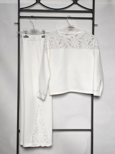 Compleu Eliza Bambarillo crem cu dantelă pentru fete