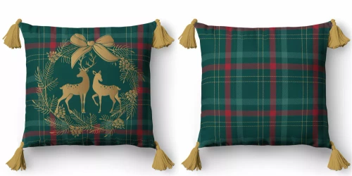 5380 Față de pernă decorativă Detexpol de Crăciun Deco cu un ren într-o cununiță pe un fundal în carouri - fermoar