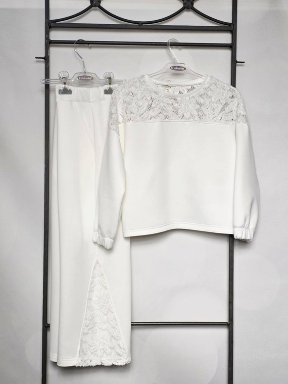 Compleu Eliza Bambarillo crem cu dantelă pentru fete