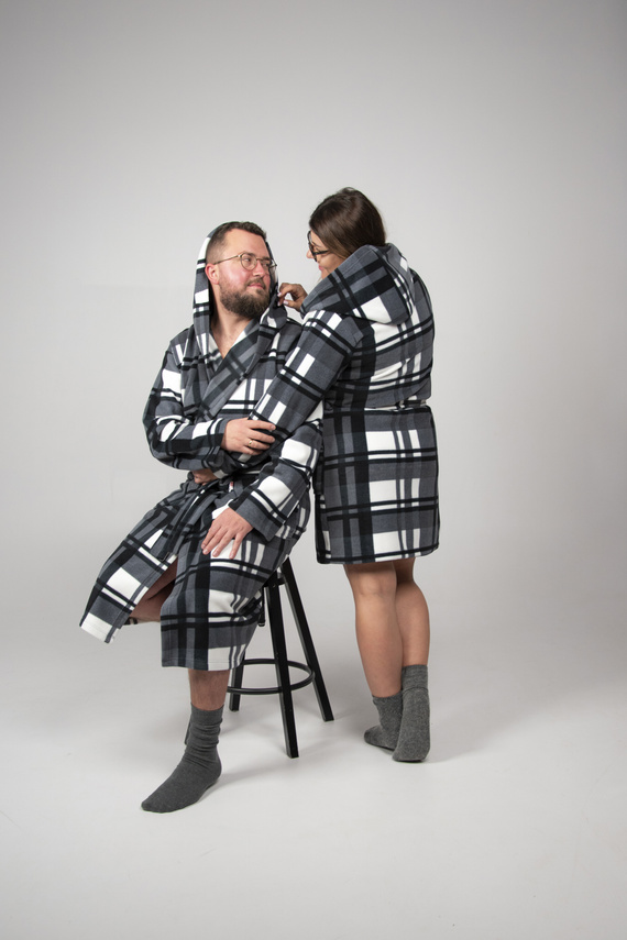 Halat Bărbătesc De Lafense 034 cu Glugă – Moale, Călduros și Confortabil pentru Acasă