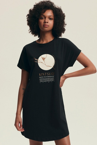 Cămașă de noapte 43729 Dairoku Henderson neagră – bumbac, mâneci scurte, croială confortabilă