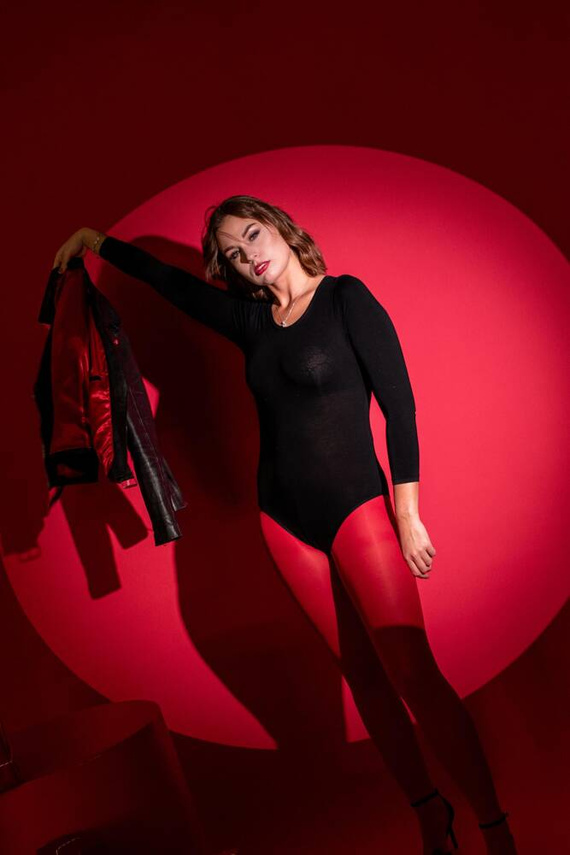 805 Chloe Body cu mânecă lungă pentru femei de la De Lafense - negru