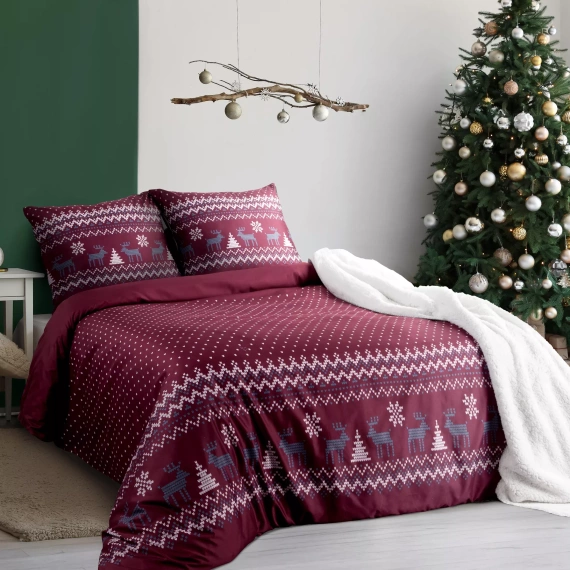 Lenjerie de pat de Crăciun din microfibră mată Eurocortains burgundy – decorată cu imprimeu în stil scandinav