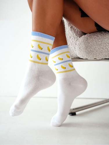 Șosete damă din bumbac cu model vesel de banane. Confortabile și respirabile – ideale pentru fiecare zi.