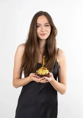 Rut Jupon lung din satin negru Dkaren | cămașă de noapte elegantă cu bretele